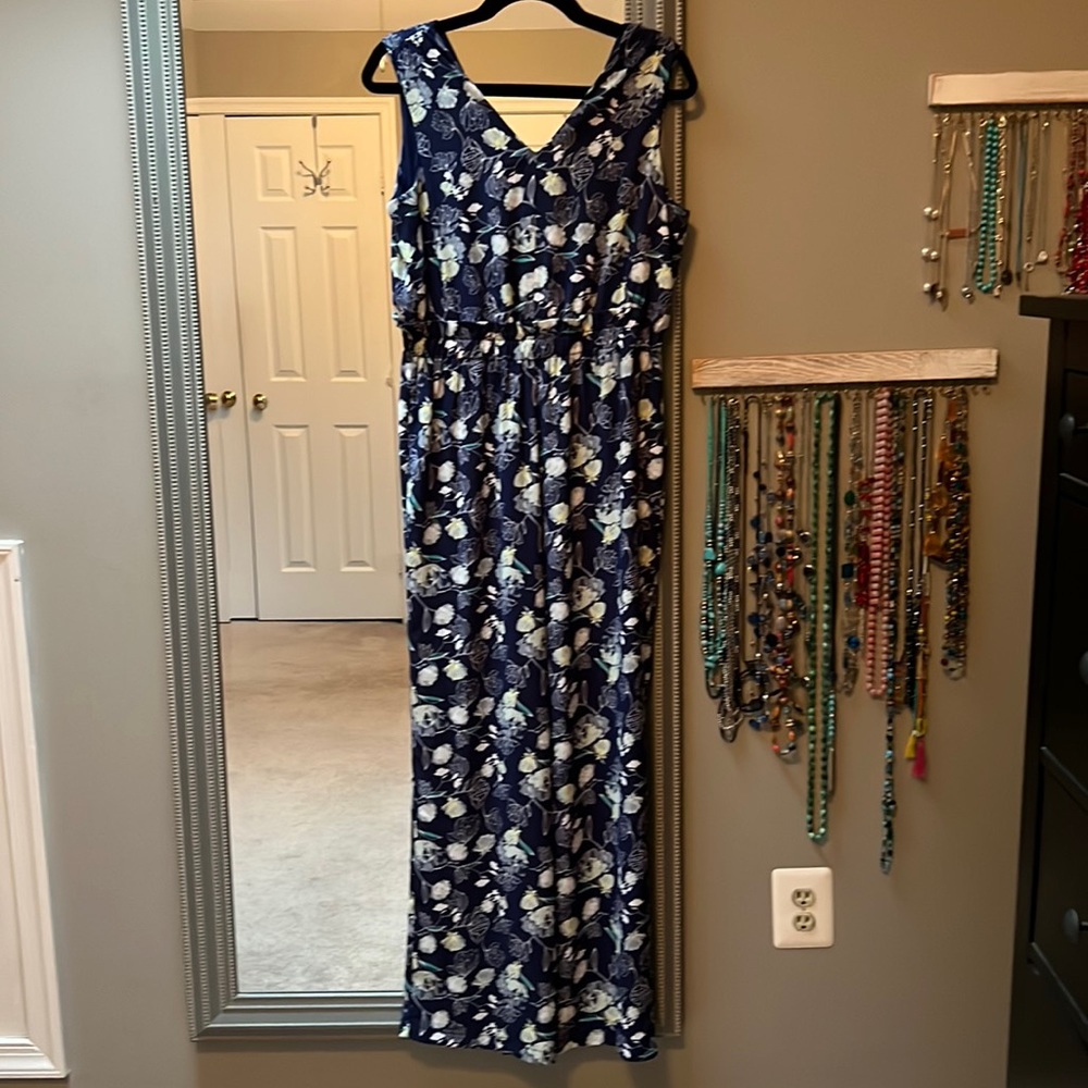 Apt. 9 size M pantsuit